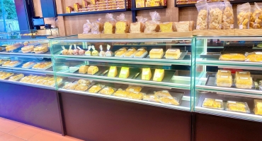 Review mới nhất về tiệm bánh bông lan trứng muối Davi Bakery