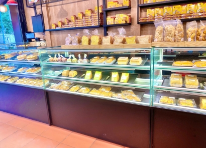 Review mới nhất về tiệm bánh bông lan trứng muối Davi Bakery