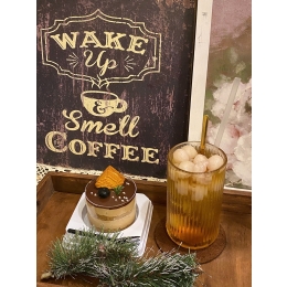 Bánh Mousse Socola mứt trái cây