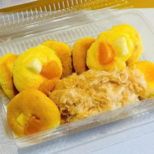 Bông lan trứng muối chà bông phô mai - bánh nhỏ