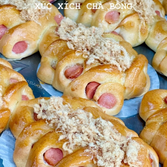 Bánh xúc xích chà bông