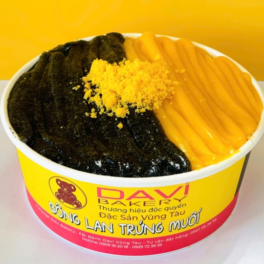 Bông lan trứng muối bơ trứng mè đen kim sa