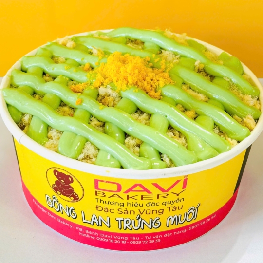Bông lan trứng muối bơ trứng matcha