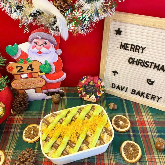 Bông lan trứng muối Sốt lá dứa+Số socola